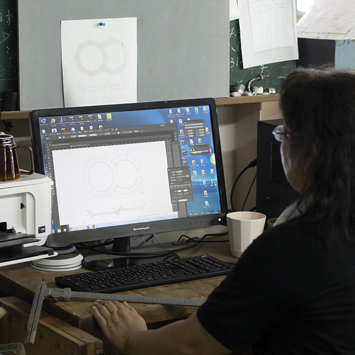 重山陶器デザイン