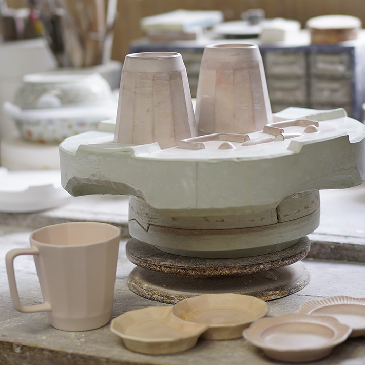 重山陶器　研究と開発