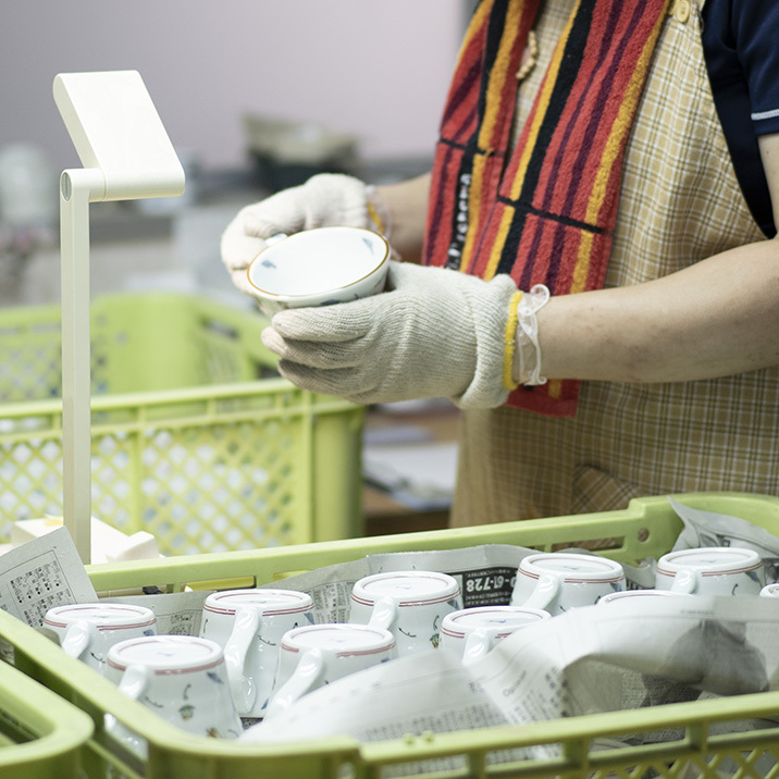 重山陶器　製造と管理（波佐見焼）